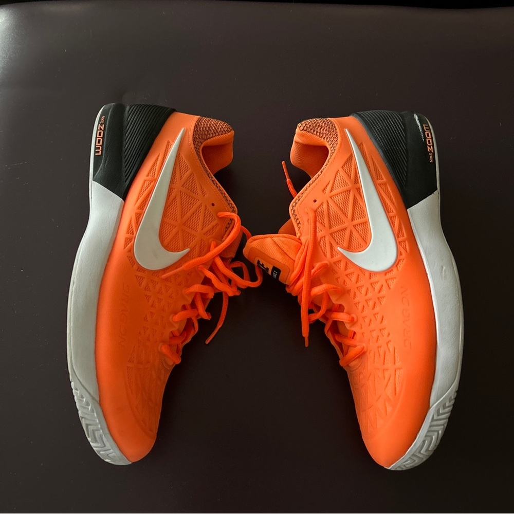 Nike Zoom Cage 2